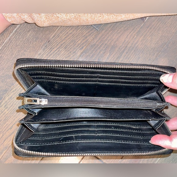 Vintage Black Guess Clutch Wallet Wristlet zipper many compartments card holder - Picture 9 of 16
